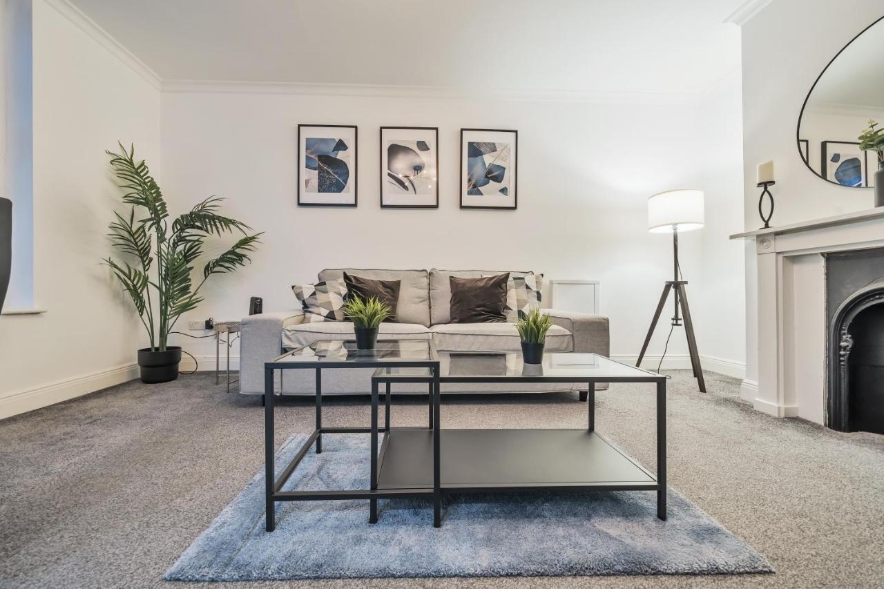 Modern, City Centre -2 Bedroom Apartments Редінг Екстер'єр фото