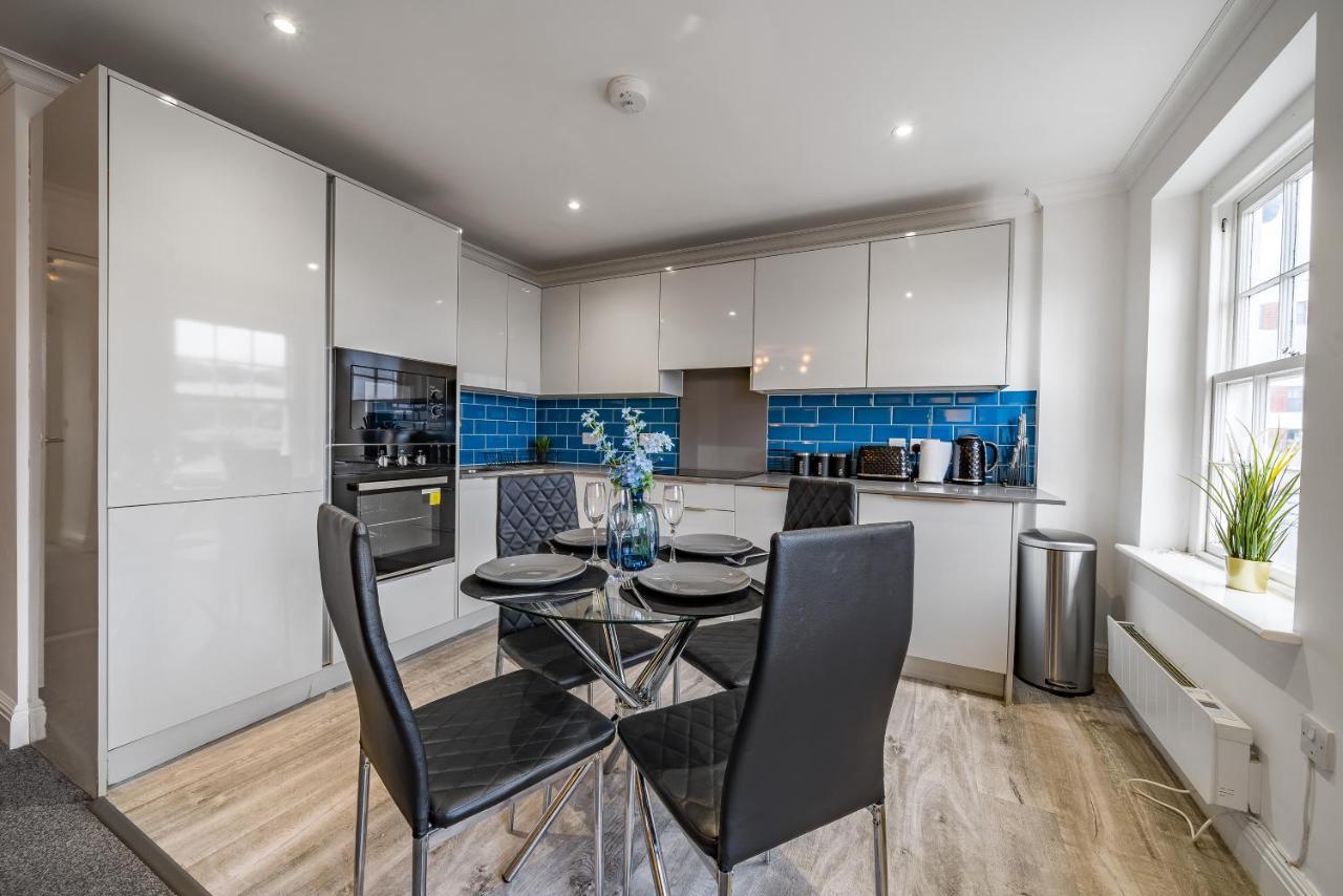 Modern, City Centre -2 Bedroom Apartments Редінг Екстер'єр фото