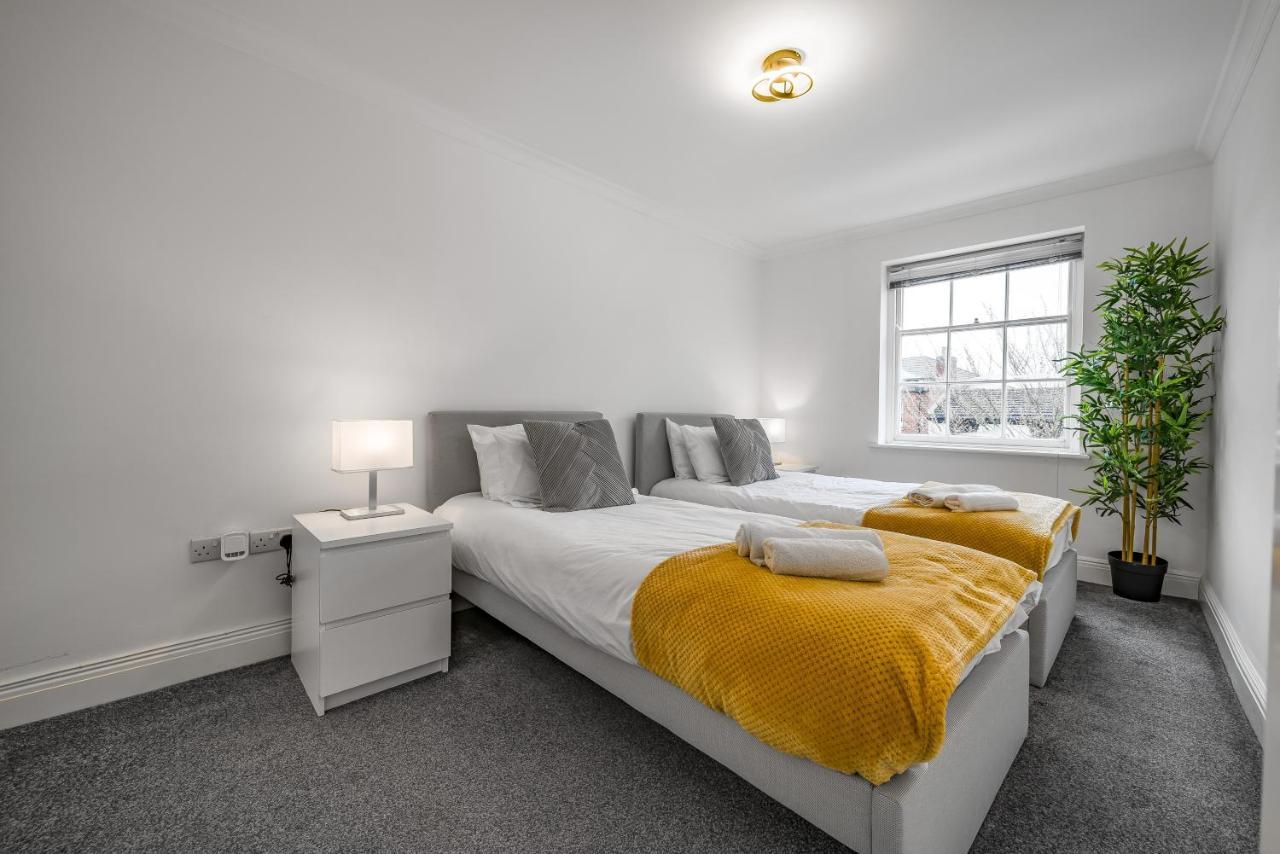 Modern, City Centre -2 Bedroom Apartments Редінг Екстер'єр фото