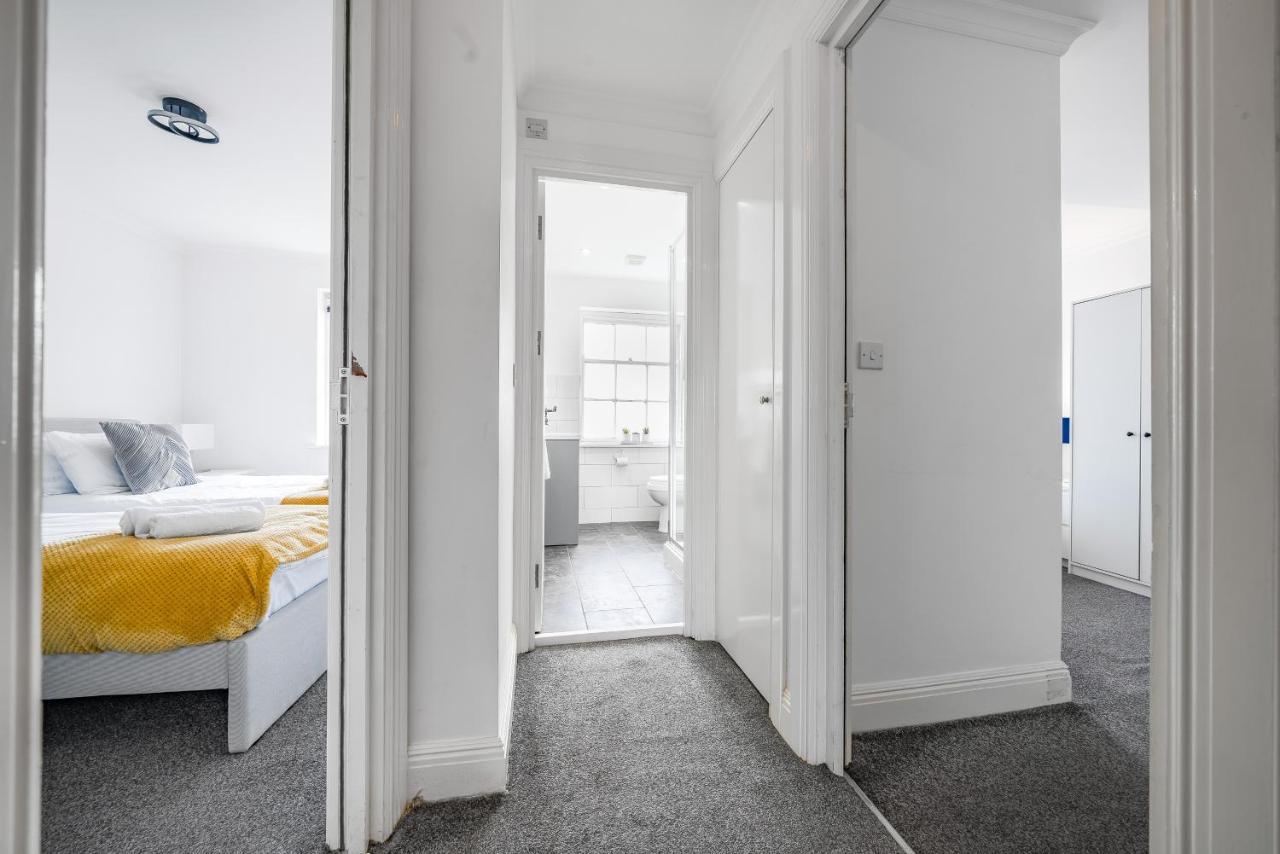 Modern, City Centre -2 Bedroom Apartments Редінг Екстер'єр фото